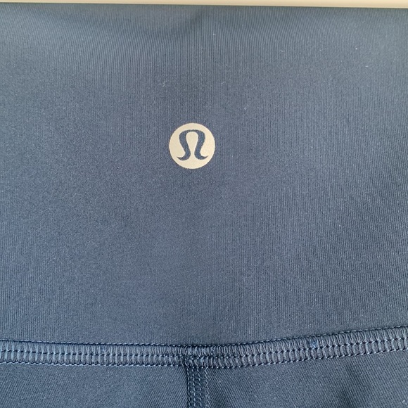LULULEMON Navy Blue Wunder Under High Rise Leggings size 2 - Picture 8 of 9